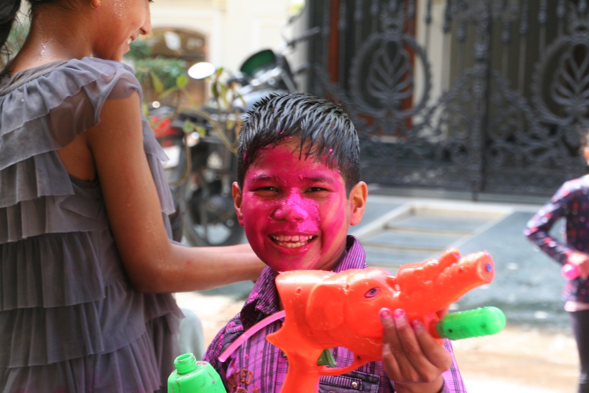 হোলি: রঙের উৎসব