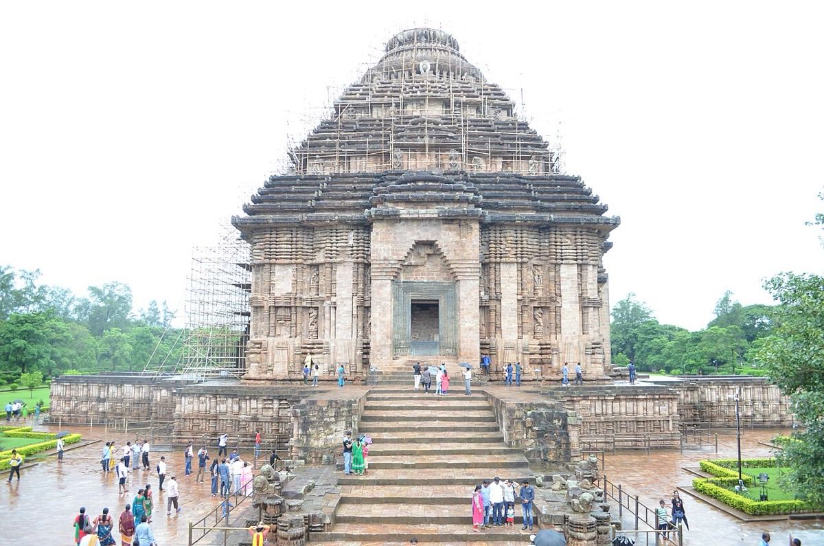 কোনার্ক সূর্য মন্দির: ওডিশার ব্ল্যাক প্যাগোডা